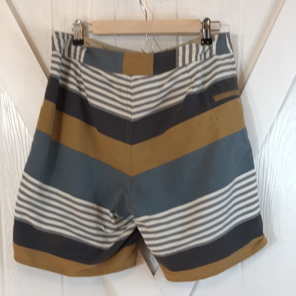 Patagonia striped board shorts - Picture 6 of 12